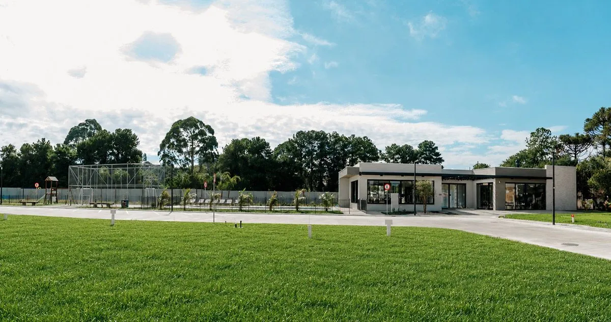 Gramado & bosque — 2.650 m² de mata preservada dentro do condomínio